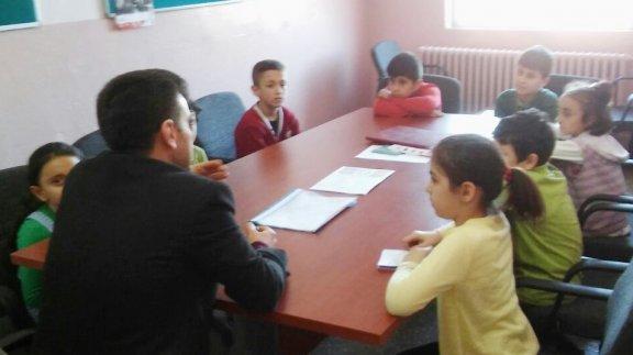 Okul Müdürü Okul Meclis Başkanı ve Sınıf Temsilcileri ile görüştü
