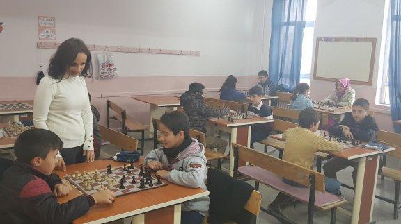 İlk ve Ortaokullar Arası Satranç Turnuvası