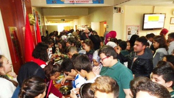 Pi Günü Etkinliğinde Satılan Yiyeceklerin Geliri Mehmetçiklere