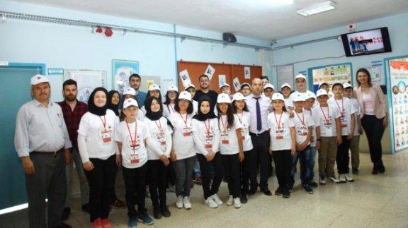 Öğrenciler, Tübitak 4006 Bilim Fuarı´nda Projelerini Sergiledi