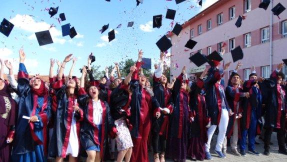15 Temmuz Demokrasi Şehitleri Anadolu Lisesi´nden 59 Öğrenci Mezun Oldu