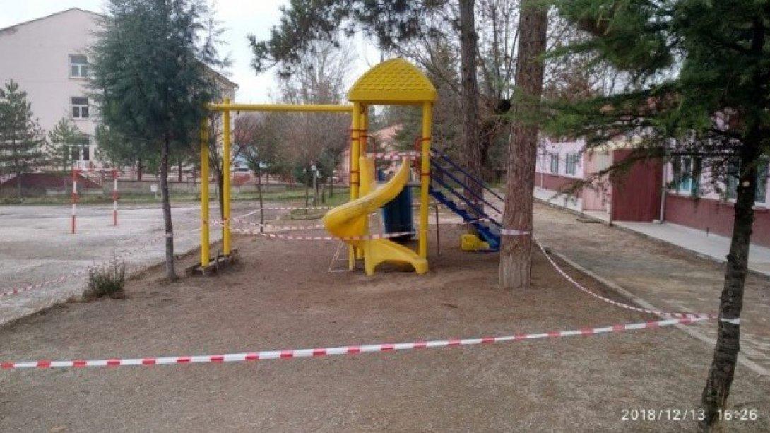 Başkan Çalışkan, çocuklara verdiği oyun parkı sözünü yerine getirdi