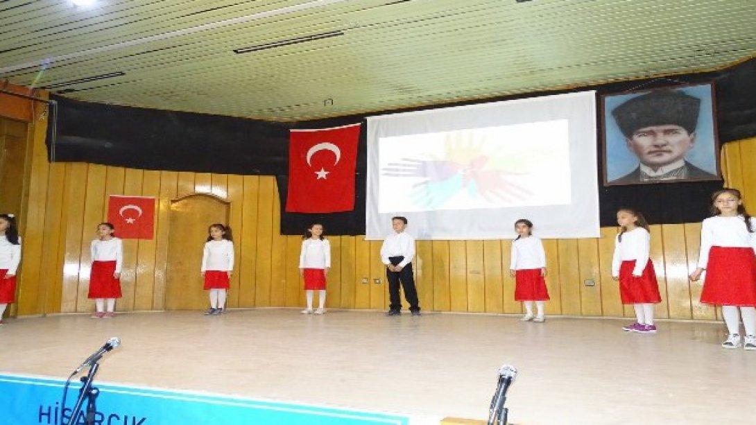 Öğrenciler Çanakkale türküsünü işaret diliyle seslendirdi