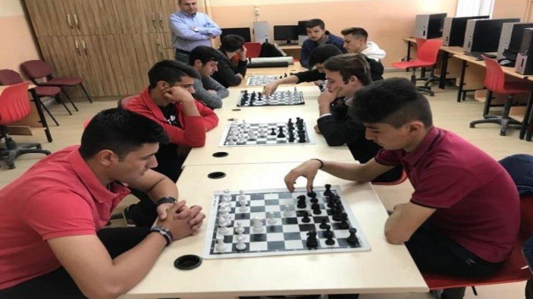 15 Temmuz Şehitleri Anadolu Lisesi'nin satranç başarısı