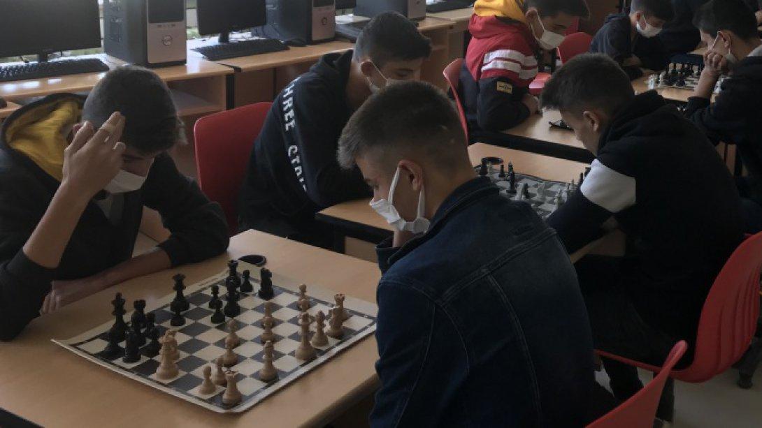 Amatör Spor Haftası Etkinlikleri Çerçevesinde Liseler Arası Satranç Turnuvası Yapıldı
