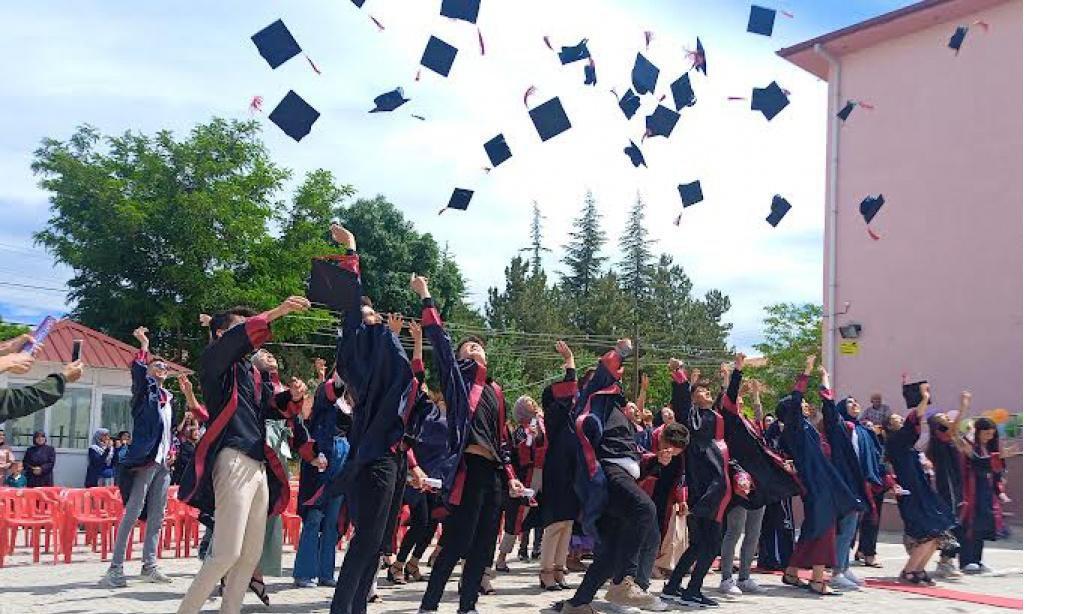 Hisarcık Anadolu Lisesi Öğrencilerinin Mezuniyet Töreni Yapıldı