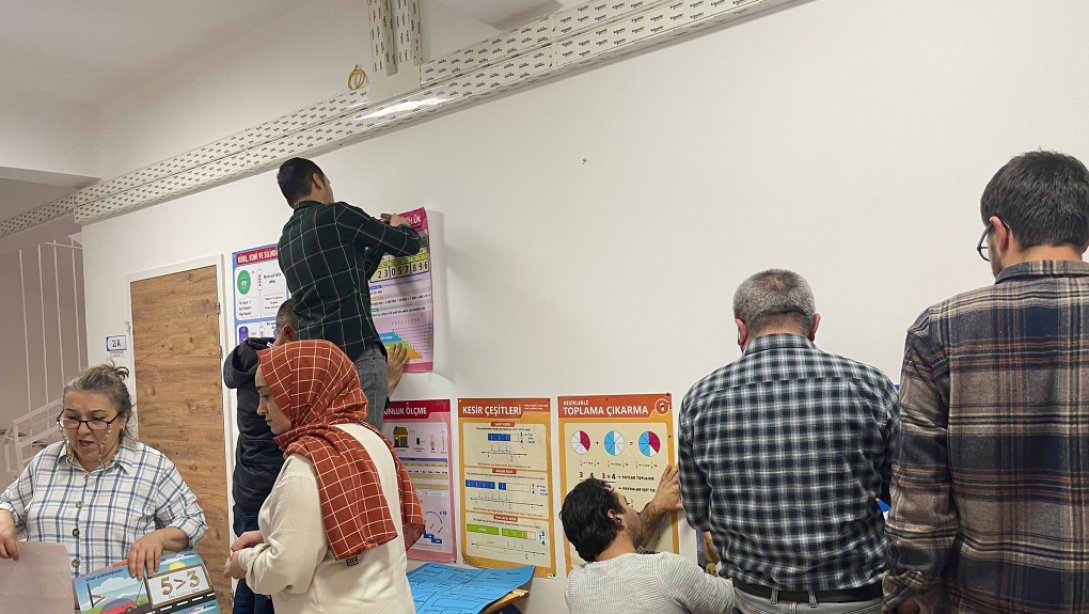 Atatürk İlkokulu Koridorları Matematikle Hayat Buluyor